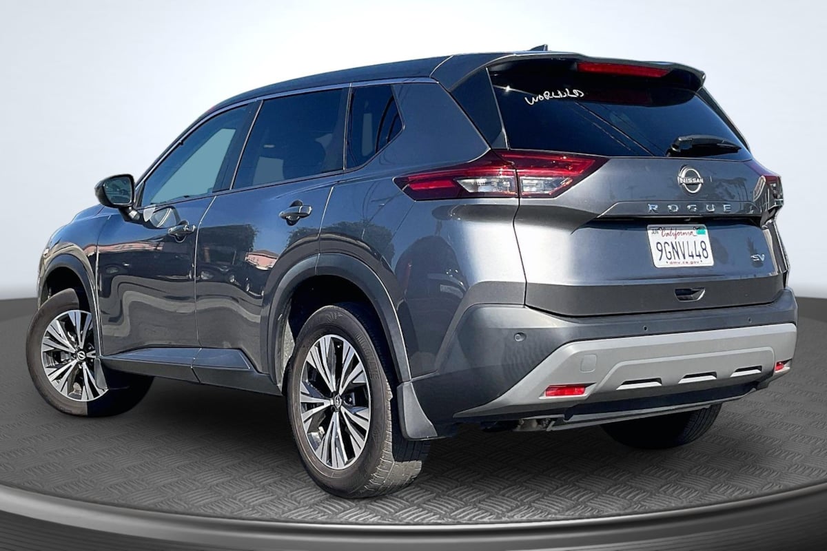 Nissan Rogue photo 2