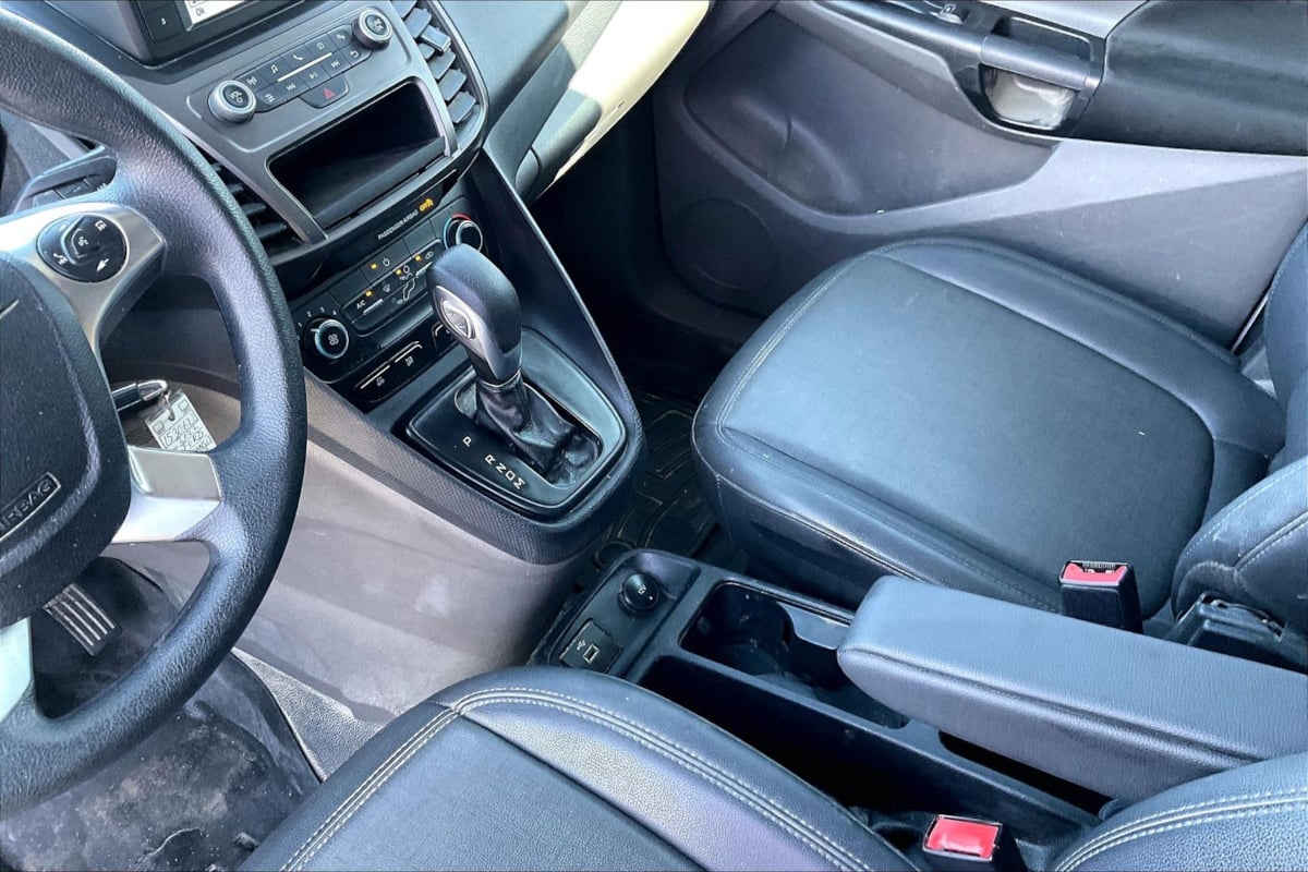 Ford Transit Connect photo 13