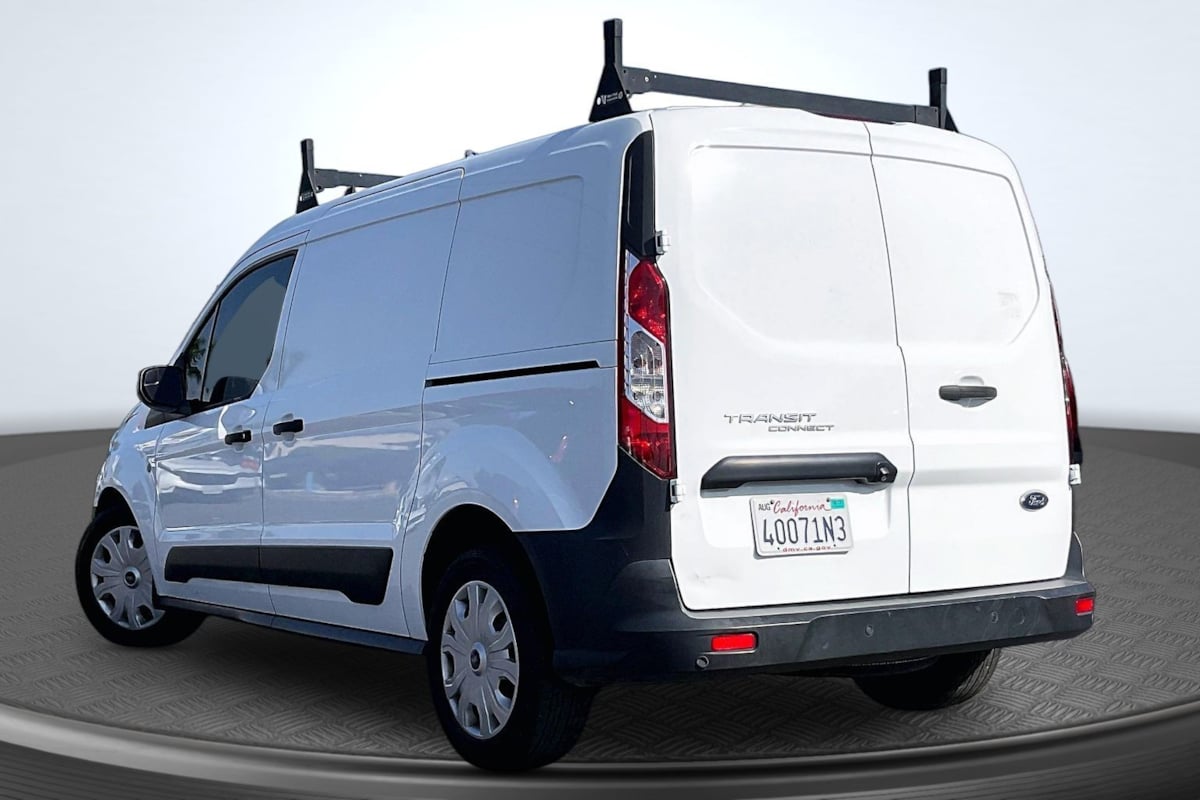 Ford Transit Connect photo 2