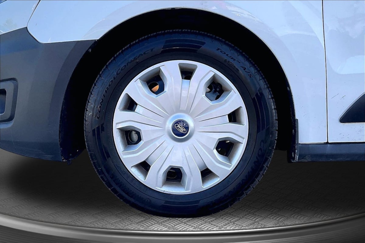 Ford Transit Connect photo 7