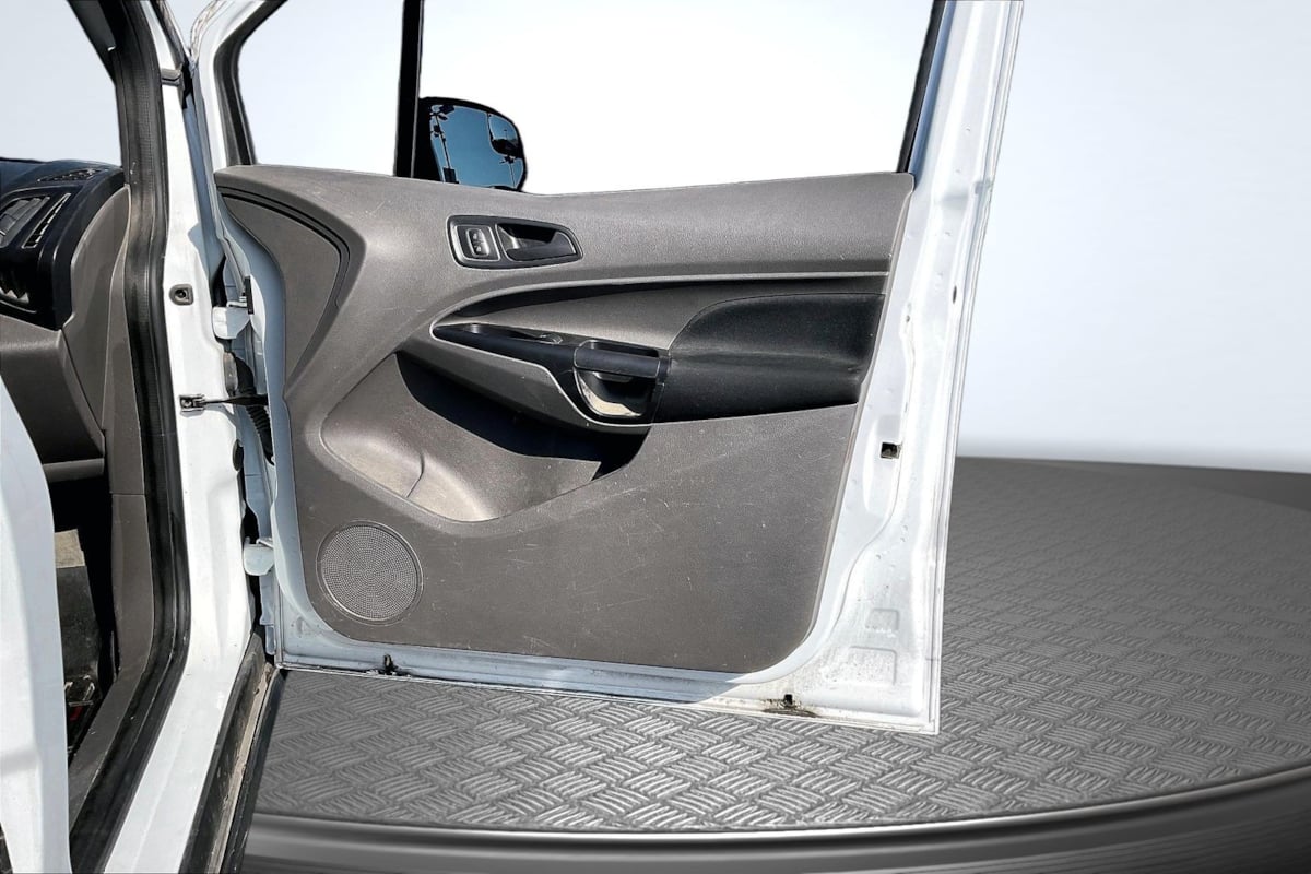 Ford Transit Connect photo 17