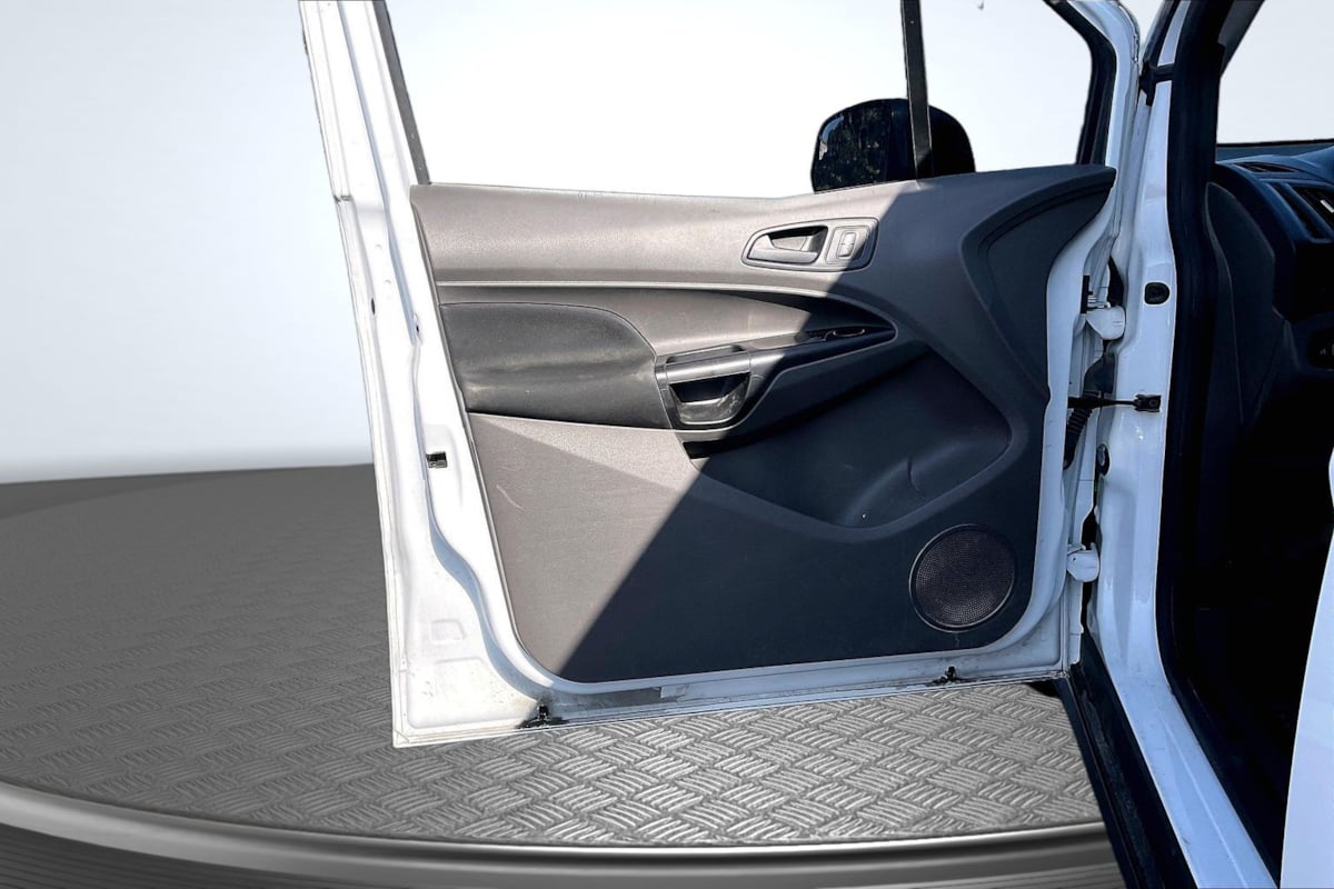 Ford Transit Connect photo 16