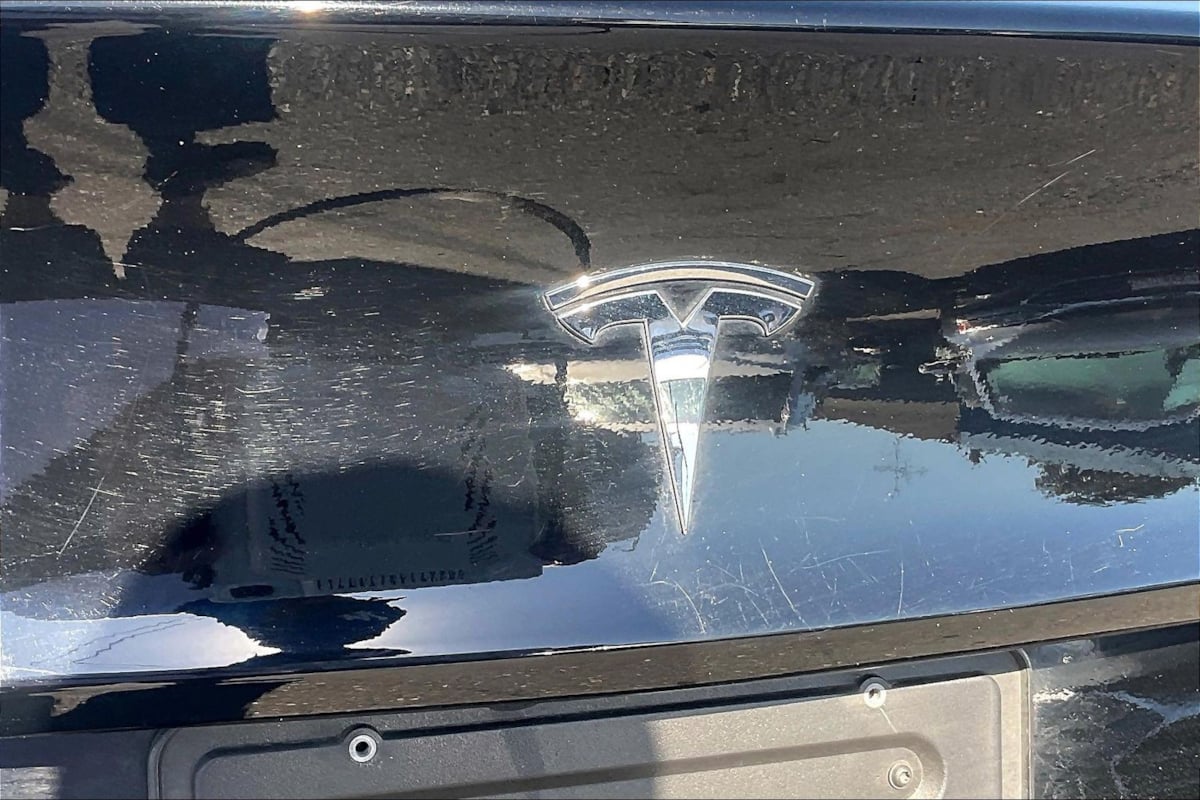 Tesla Model 3 photo 8