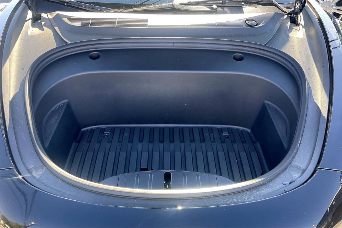 Tesla Model 3 photo 10