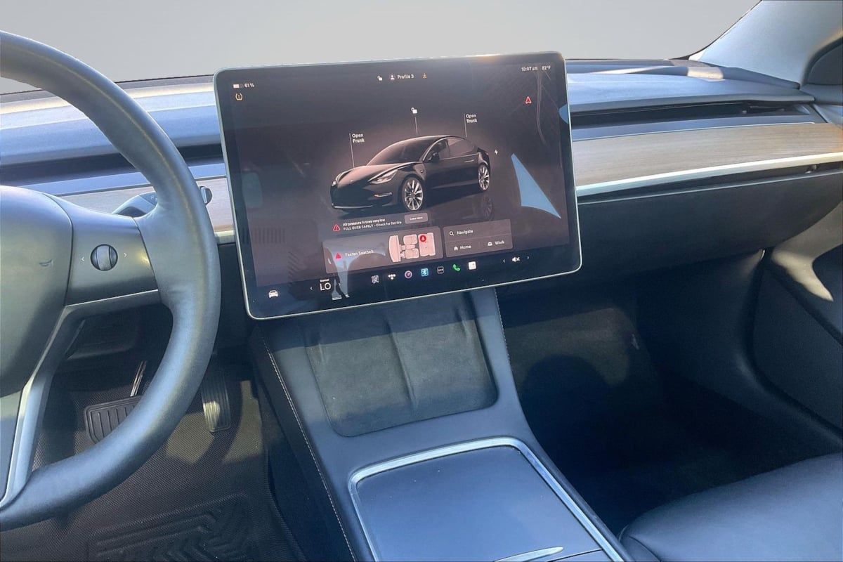 Tesla Model 3 photo 6