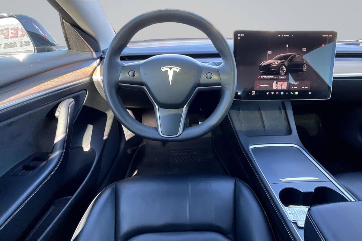 Tesla Model 3 photo 5