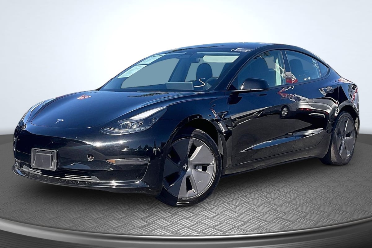 Tesla Model 3 photo 12