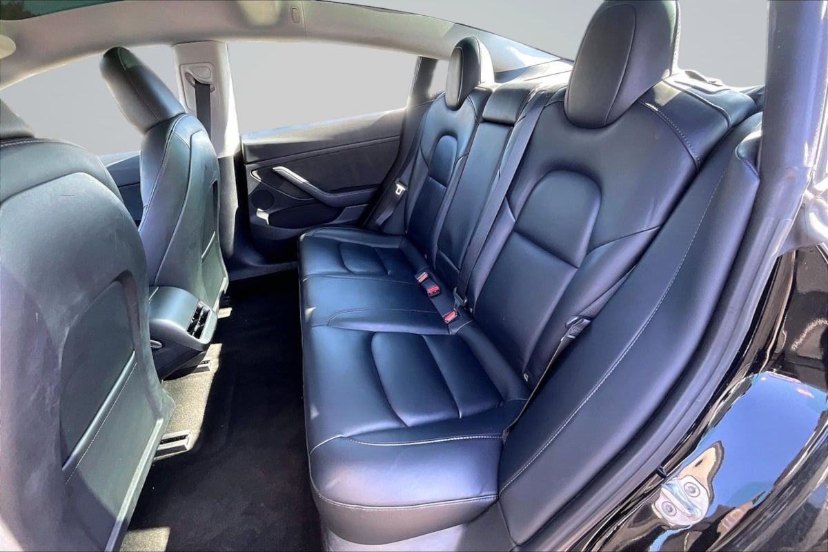 Tesla Model 3 photo 26