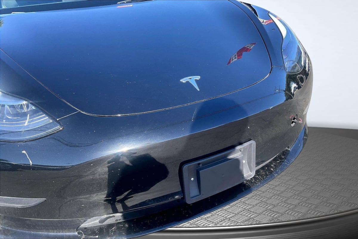 Tesla Model 3 photo 28