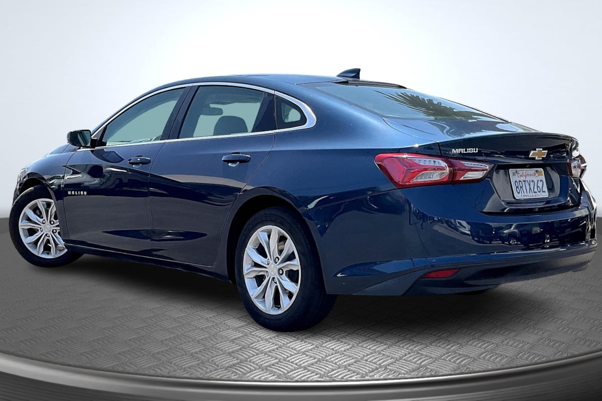 Chevrolet Malibu photo 2