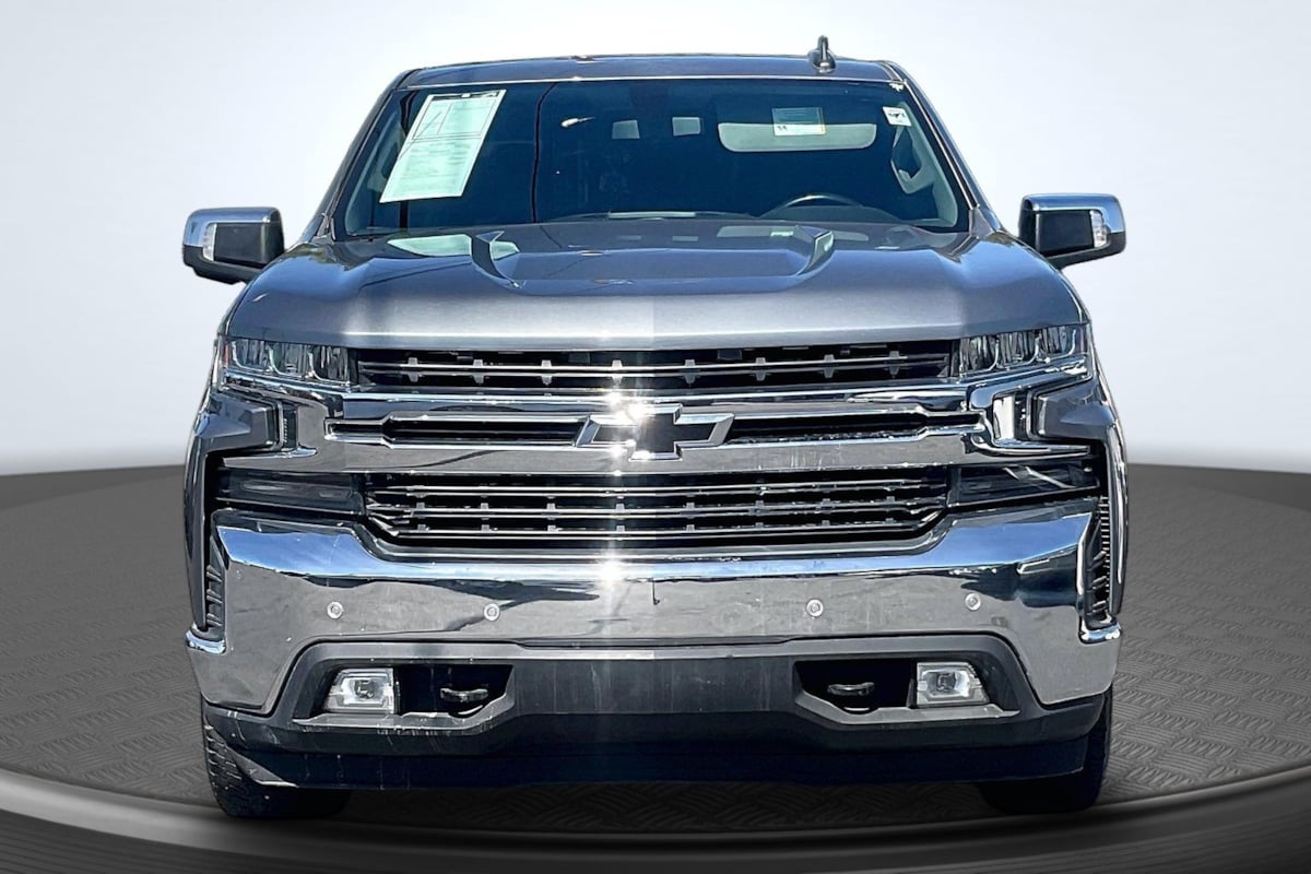 Chevrolet Silverado photo 3
