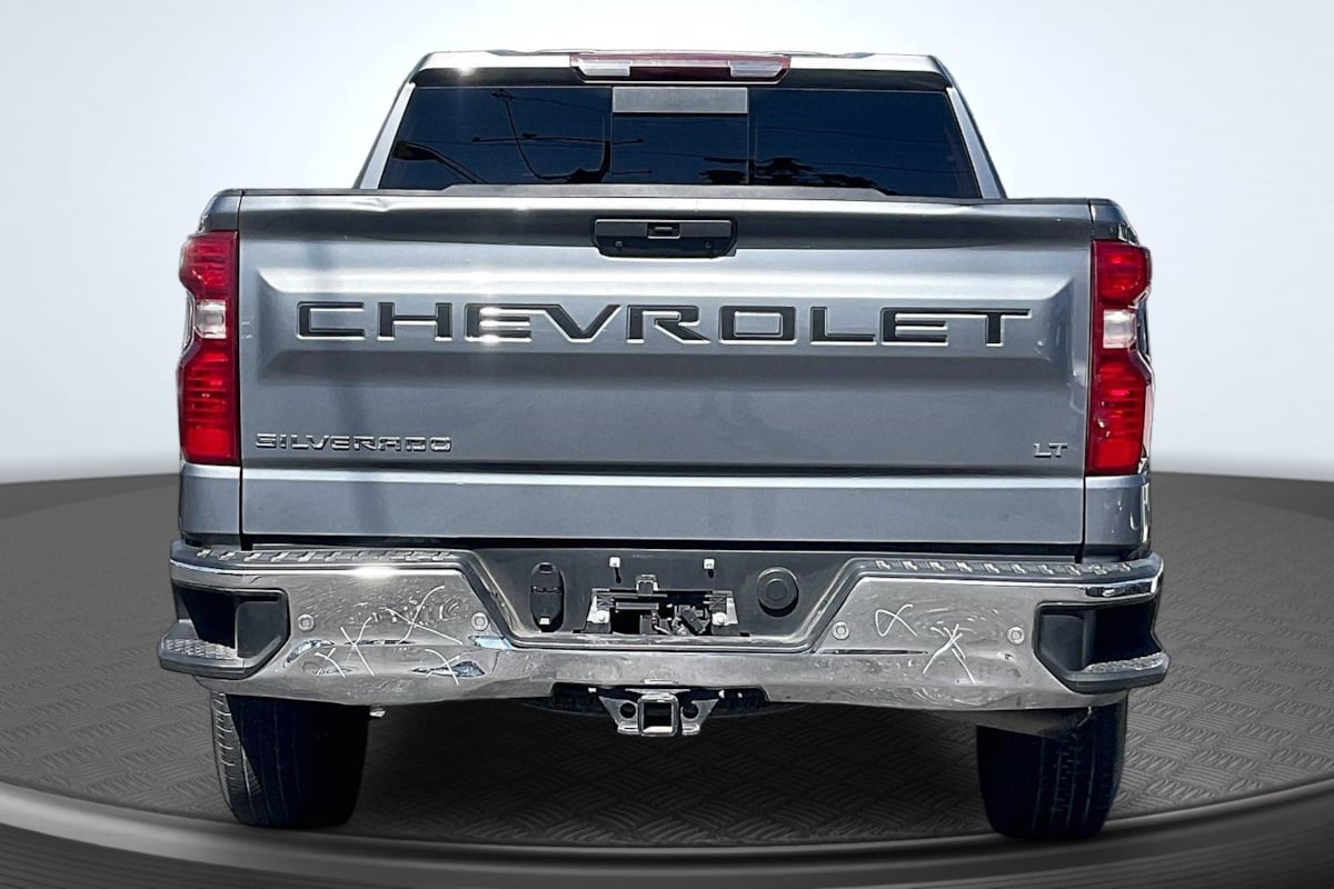 Chevrolet Silverado photo 4