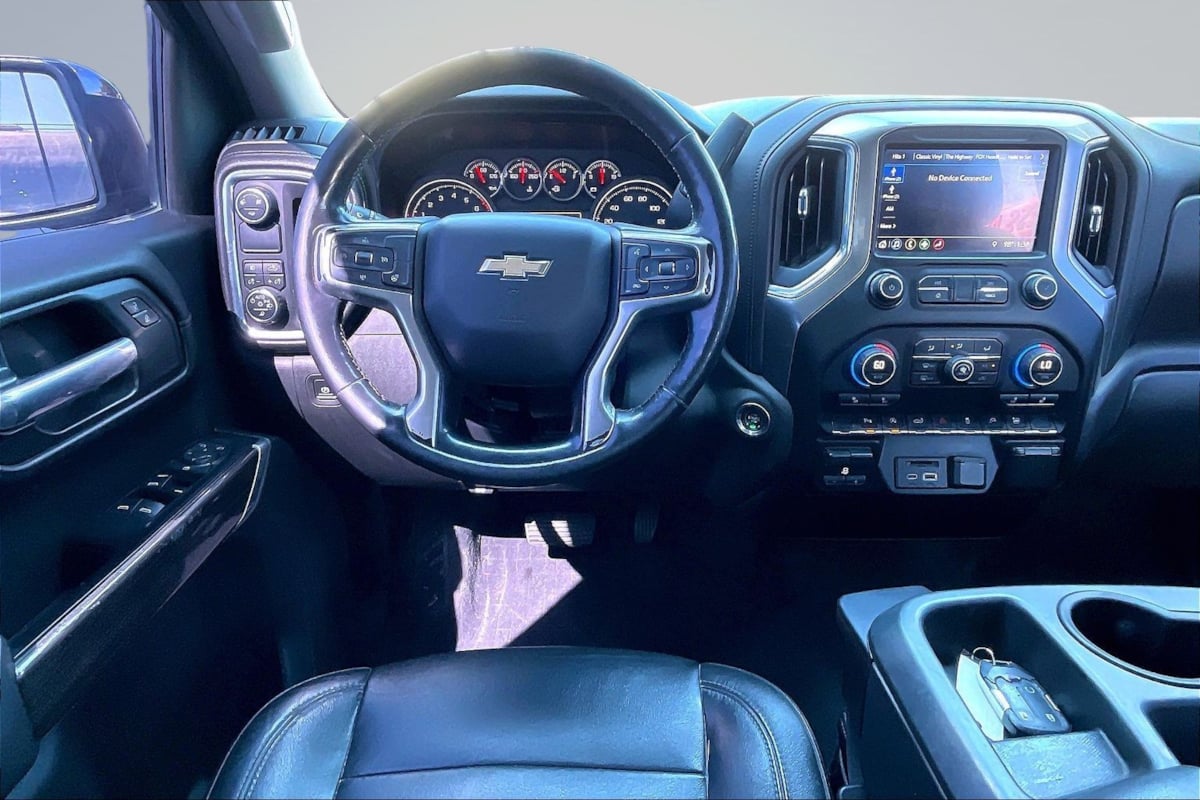 Chevrolet Silverado photo 5