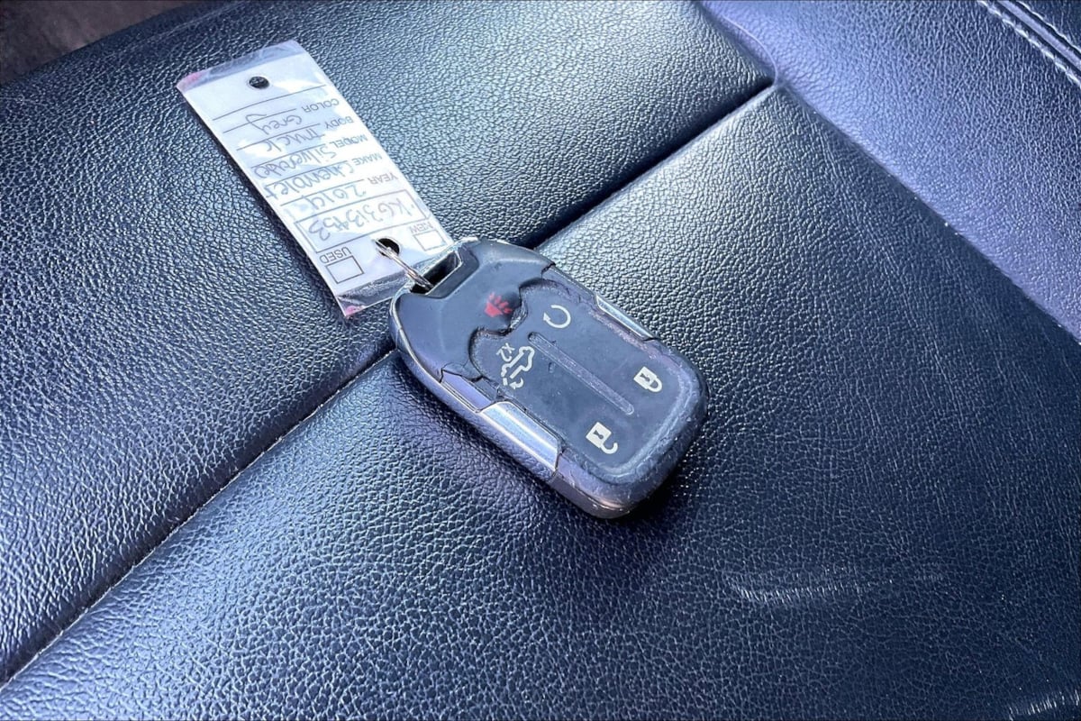 Chevrolet Silverado photo 11