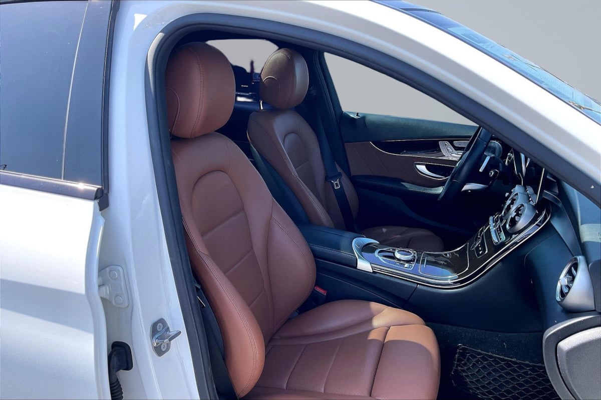 Mercedes-Benz C300 photo 7