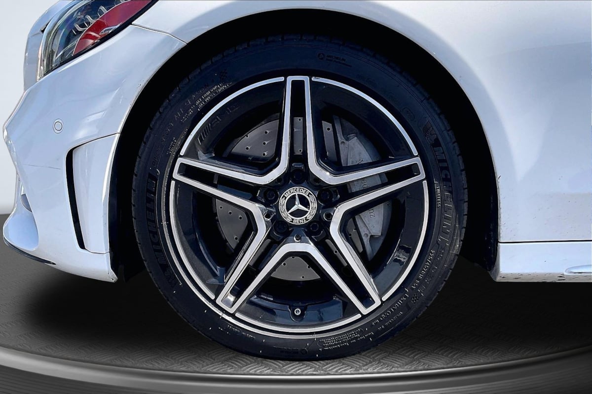 Mercedes-Benz C300 photo 9