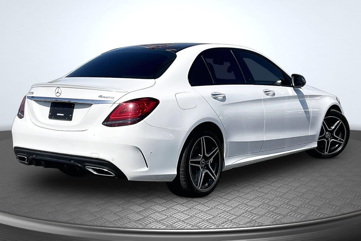 Mercedes-Benz C300 photo 13