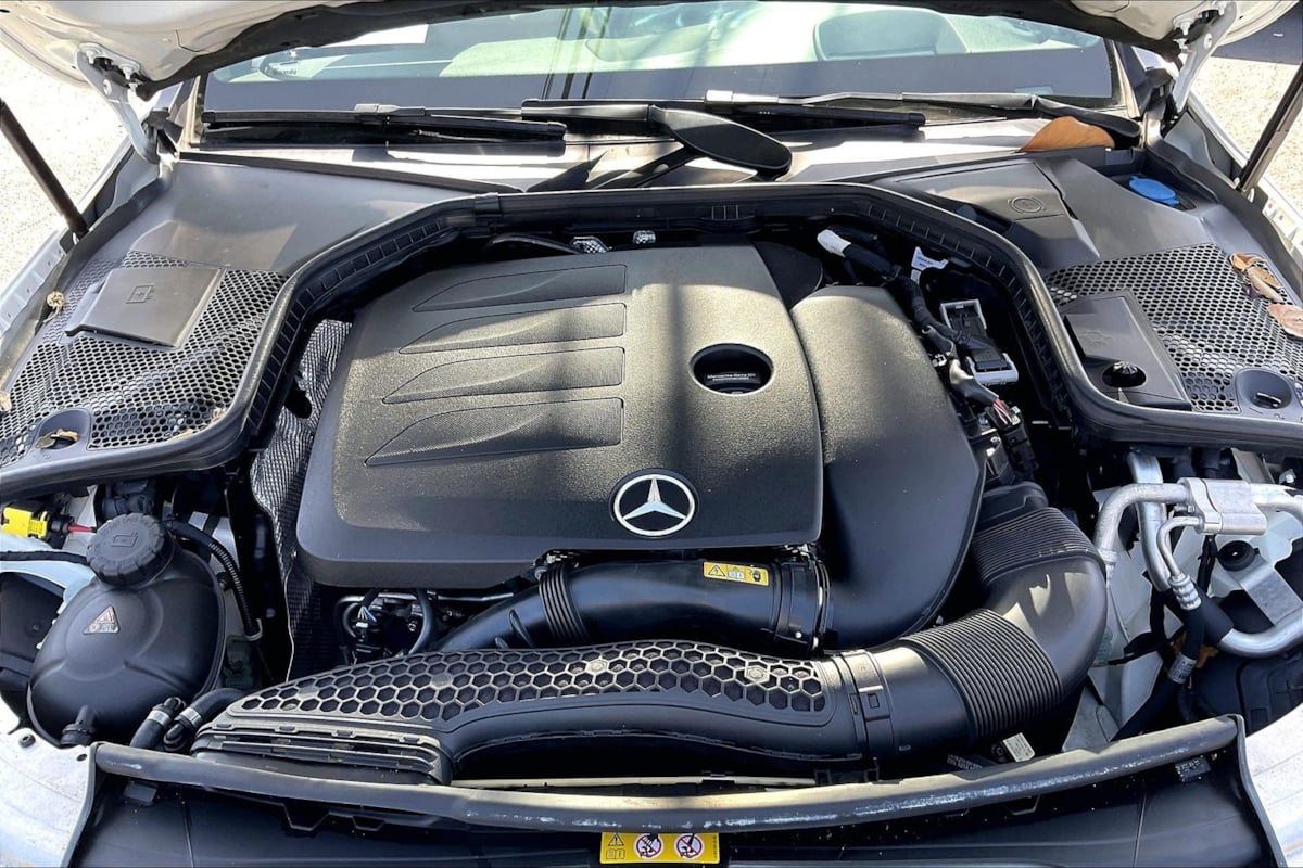 Mercedes-Benz C300 photo 10