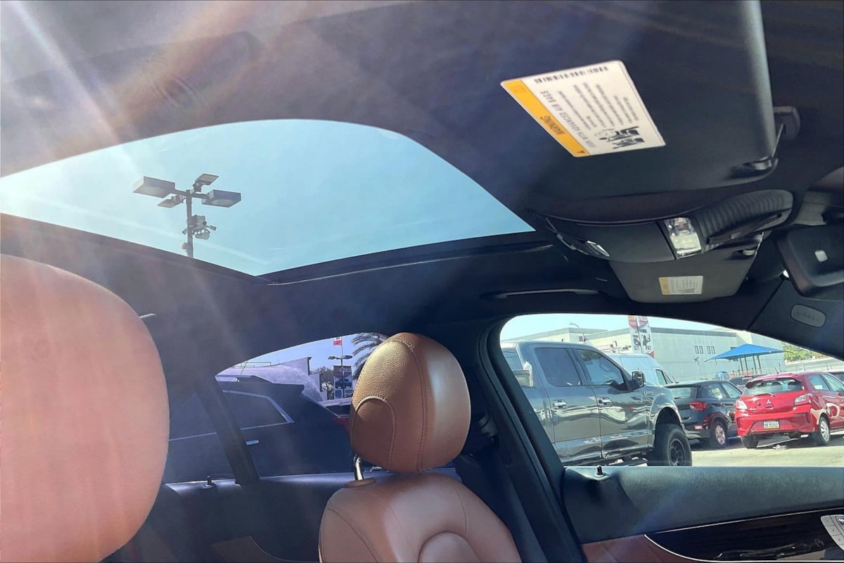 Mercedes-Benz C300 photo 22
