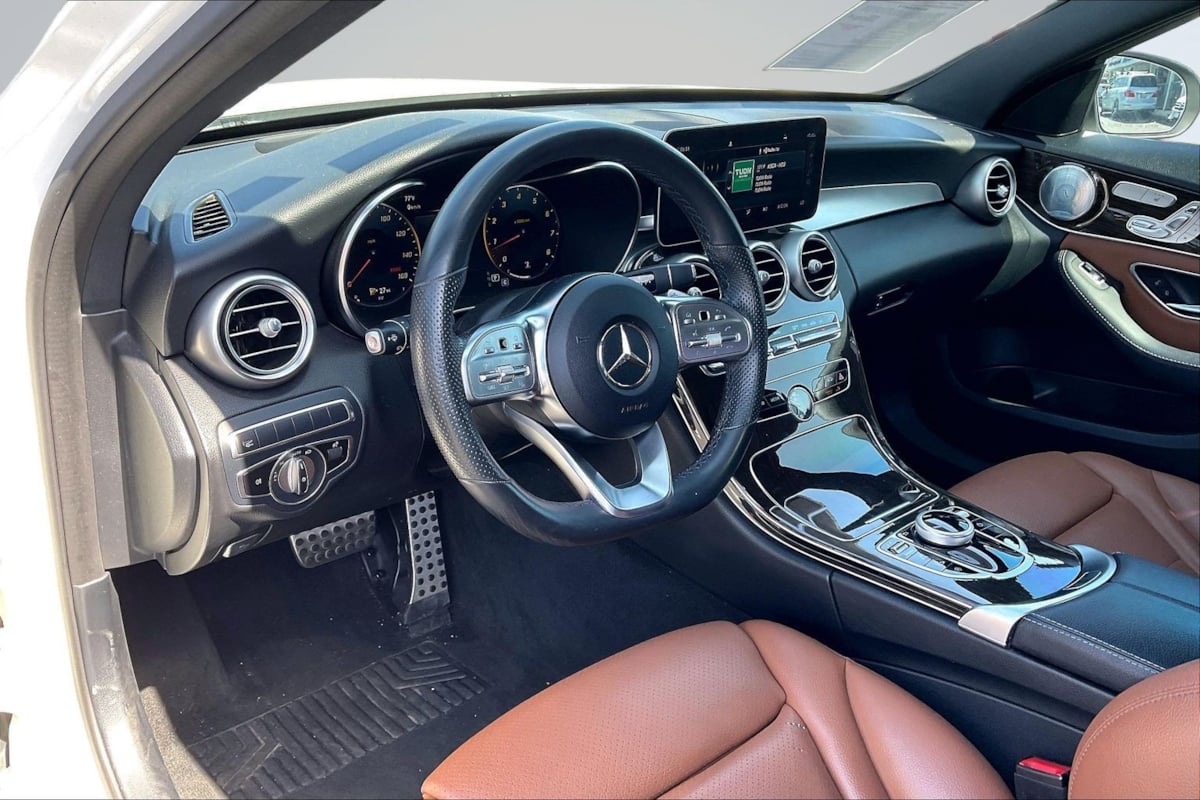 Mercedes-Benz C300 photo 14