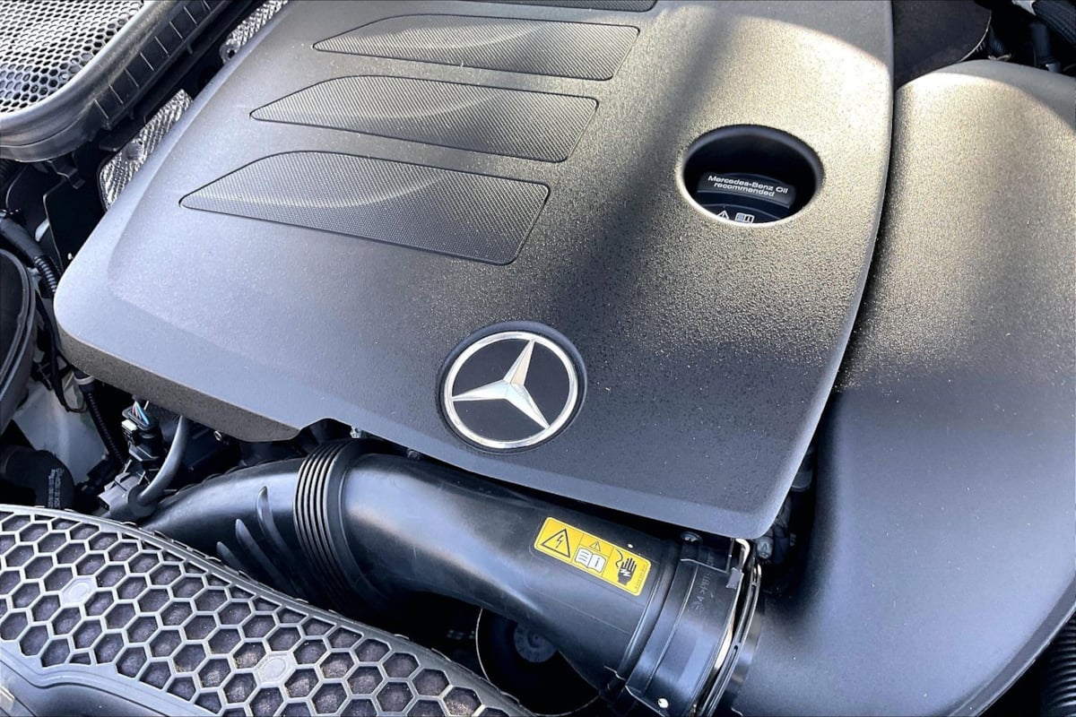 Mercedes-Benz C300 photo 32
