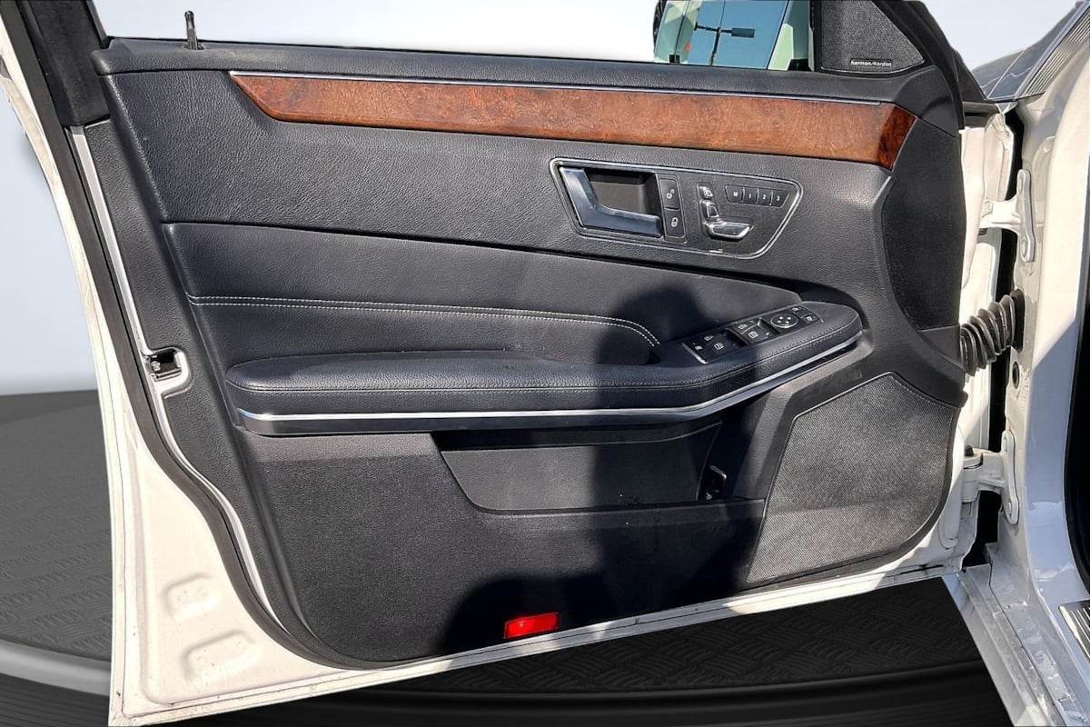 Mercedes-Benz e photo 23