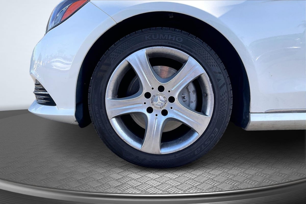 Mercedes-Benz e photo 9