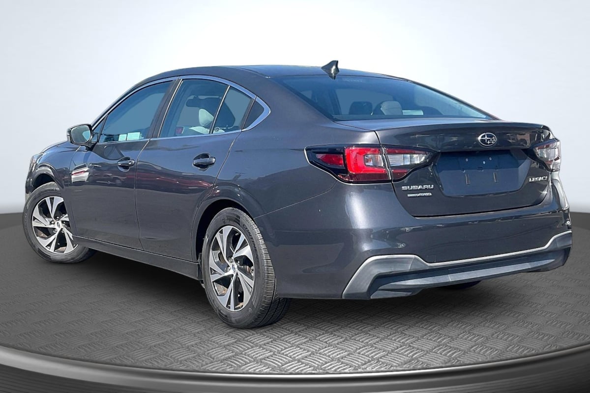 Subaru Legacy photo 2