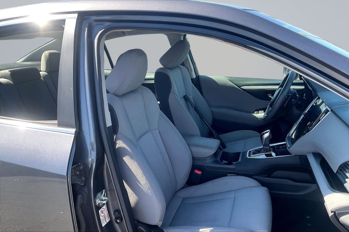 Subaru Legacy photo 7