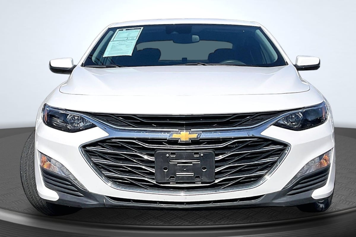 Chevrolet Malibu photo 3