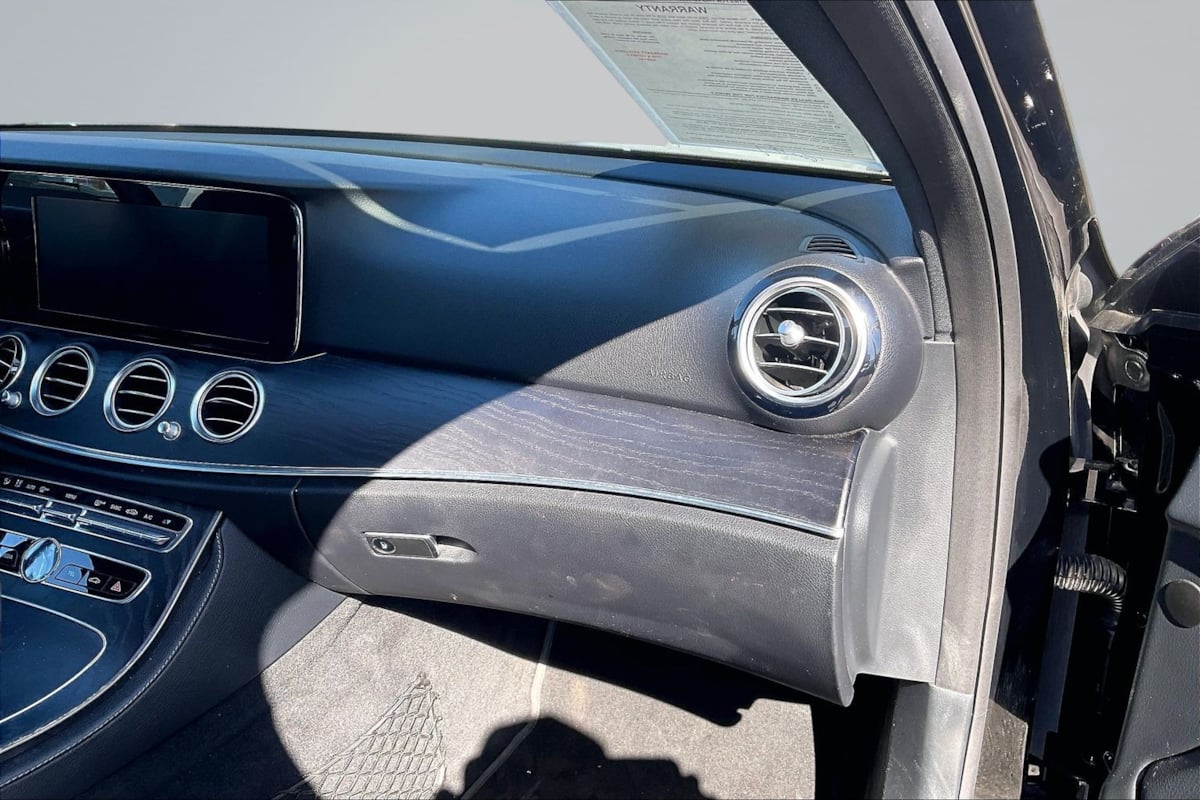 Mercedes-Benz e photo 17