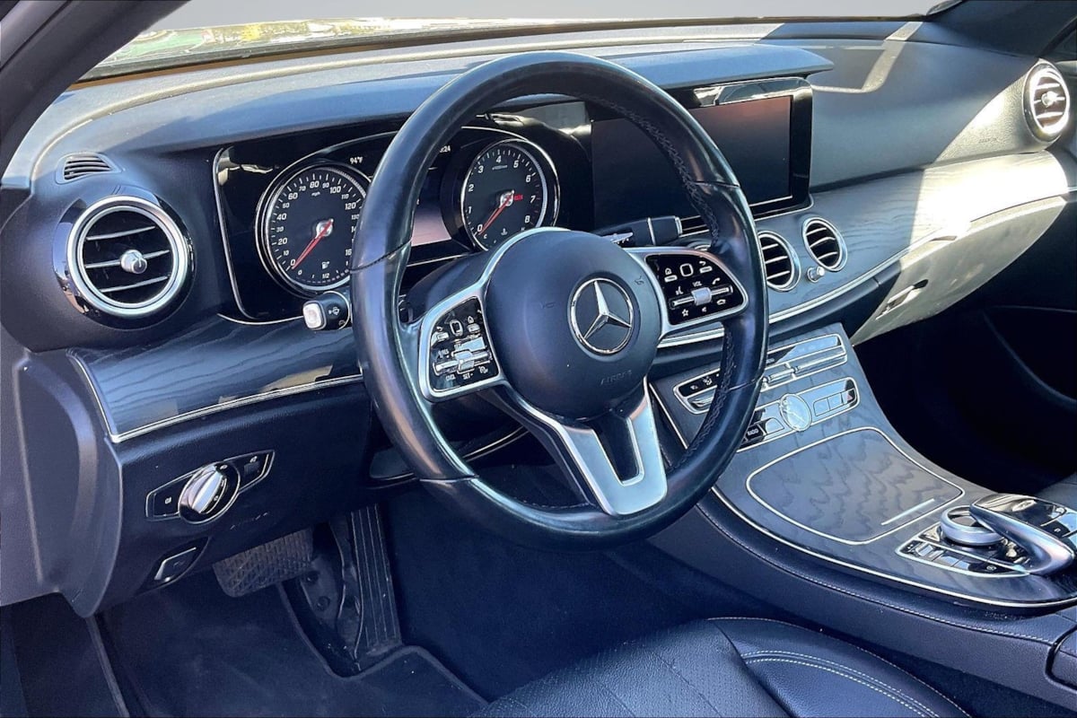 Mercedes-Benz e photo 14