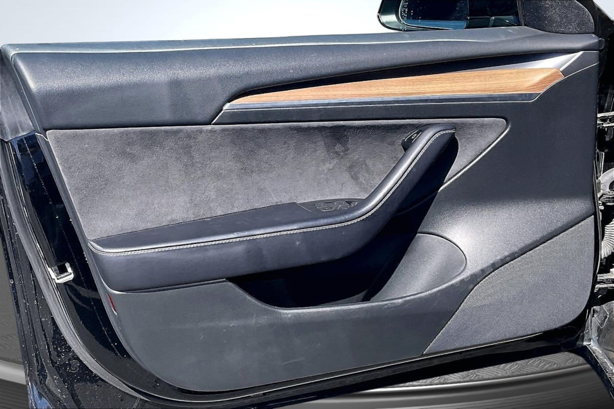 Tesla Model 3 photo 21