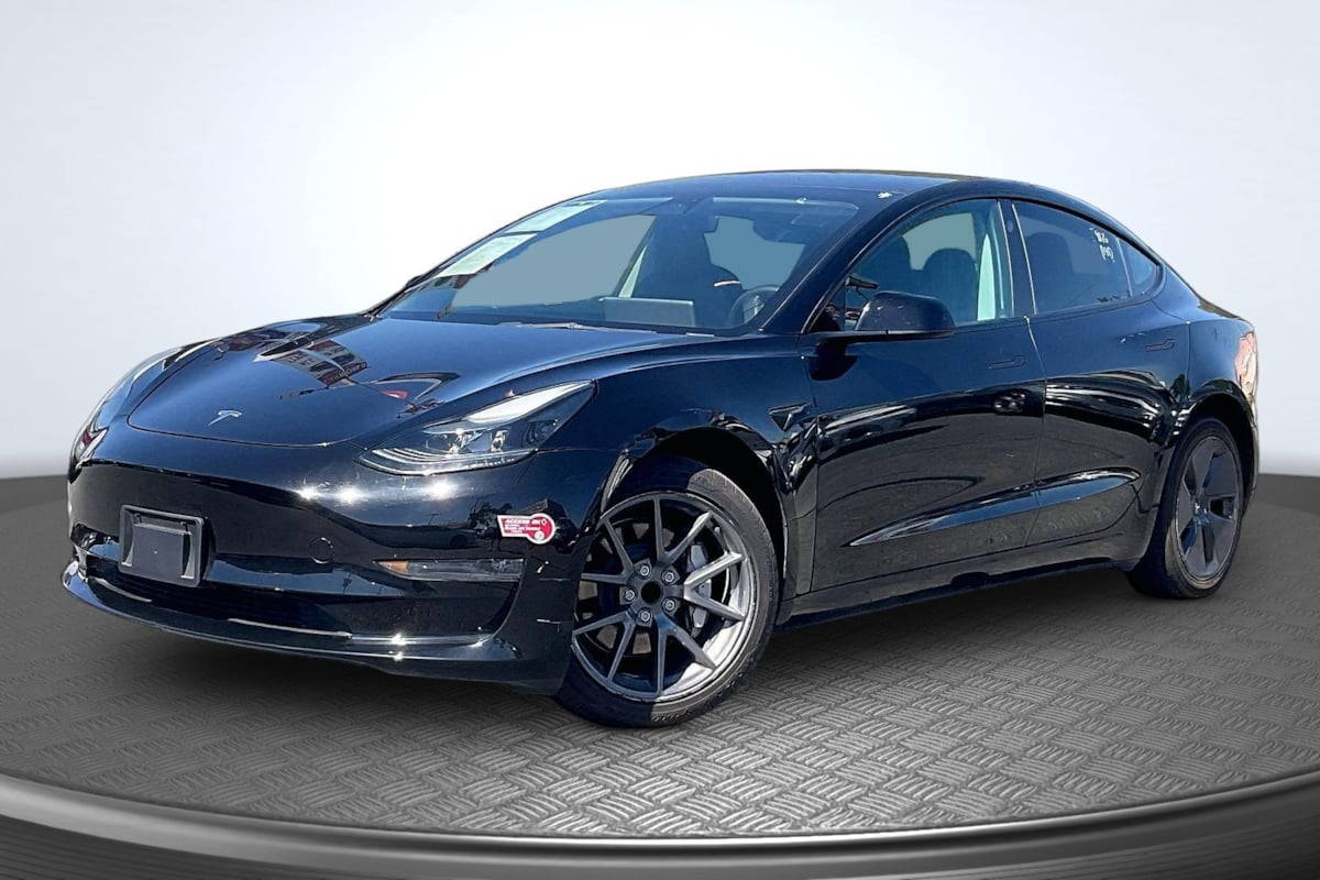 Tesla Model 3 photo 11
