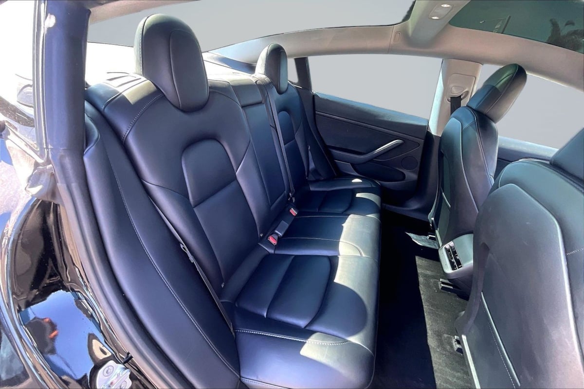 Tesla Model 3 photo 25