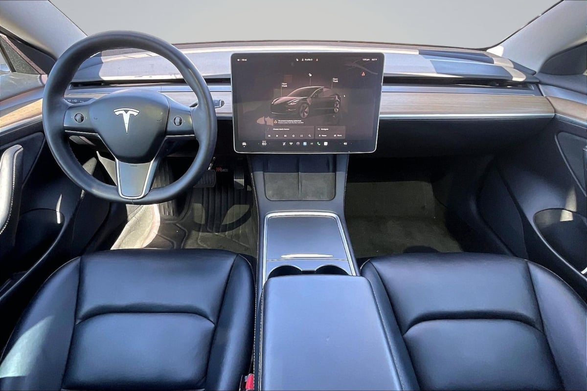 Tesla Model 3 photo 15