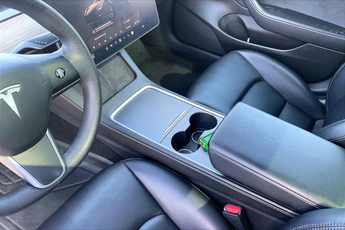Tesla Model 3 photo 14