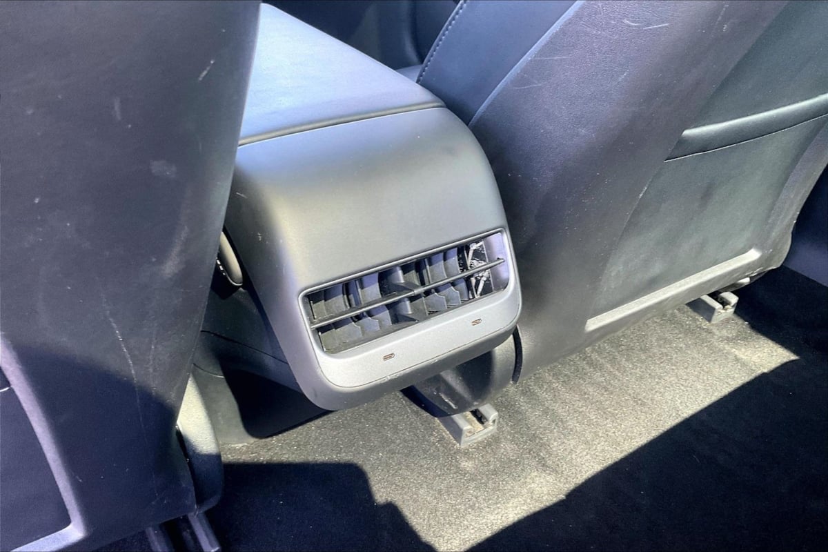 Tesla Model 3 photo 29