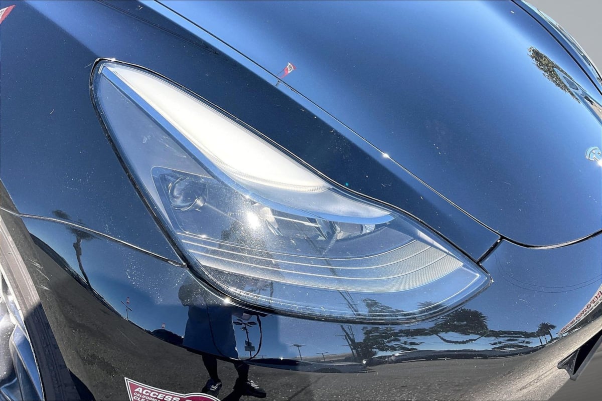Tesla Model 3 photo 27
