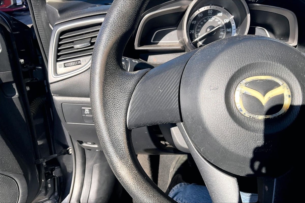 Mazda Mazda3 photo 18