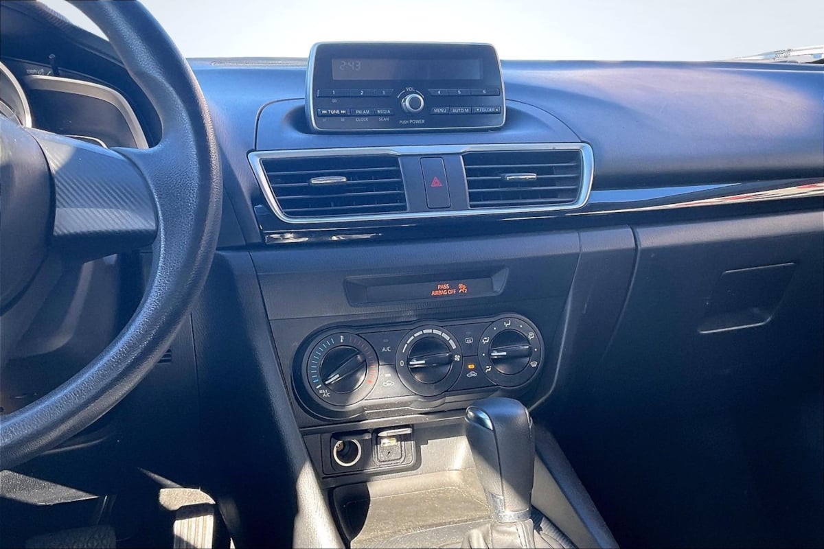 Mazda Mazda3 photo 6