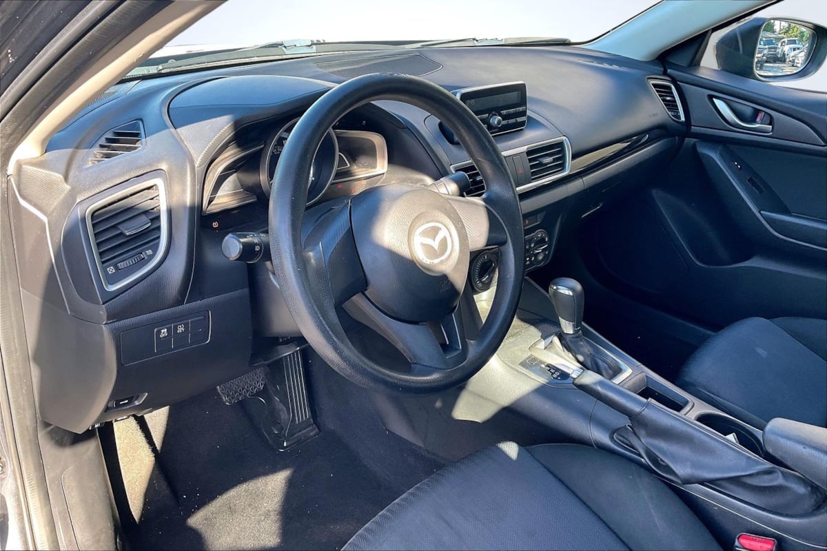 Mazda Mazda3 photo 14