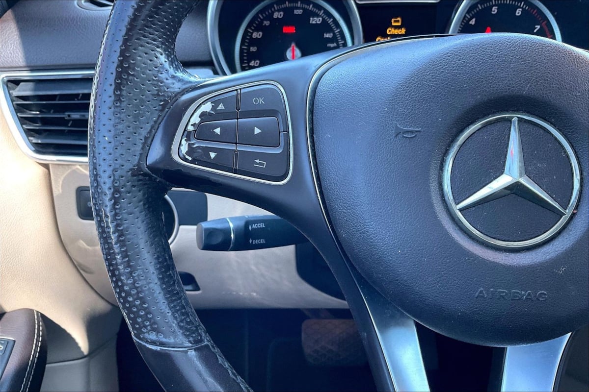 Mercedes-Benz GLE photo 18