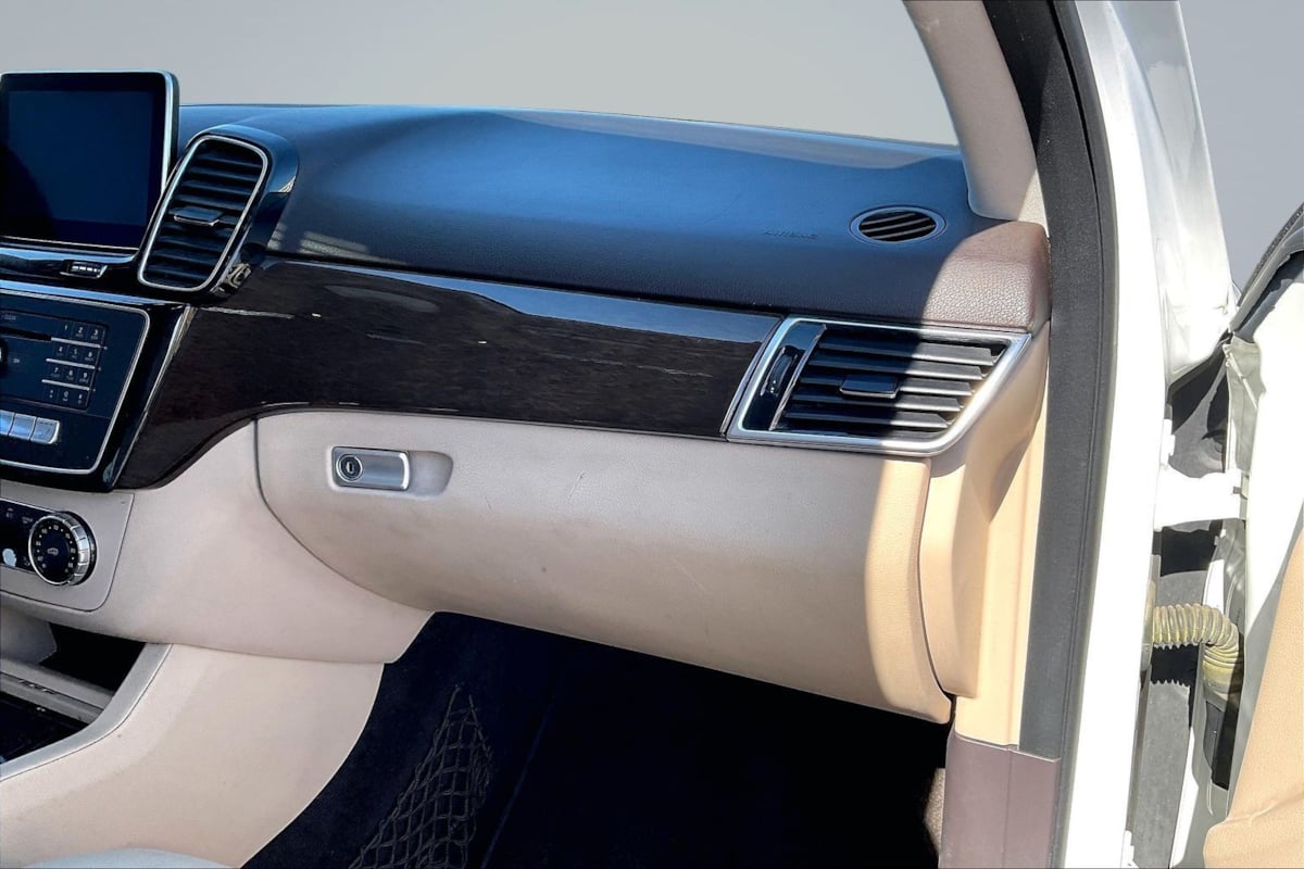 Mercedes-Benz GLE photo 17