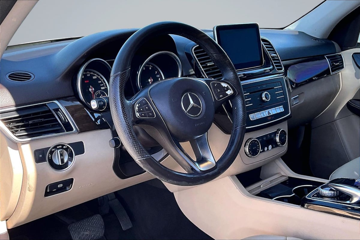 Mercedes-Benz GLE photo 14