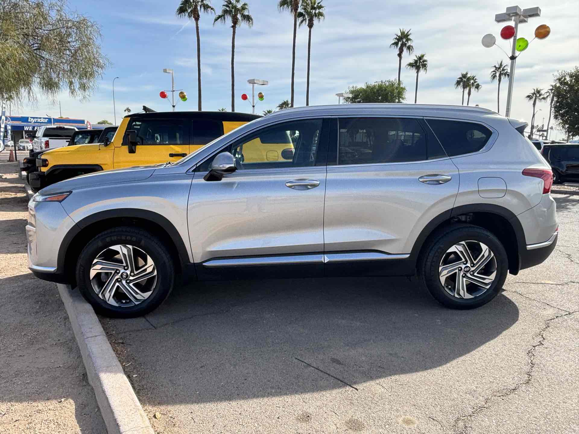 2021 Hyundai Santa Fe SEL photo 2