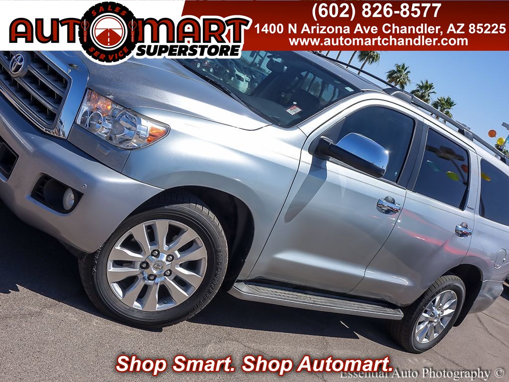 2010 Toyota Sequoia Platinum photo 3