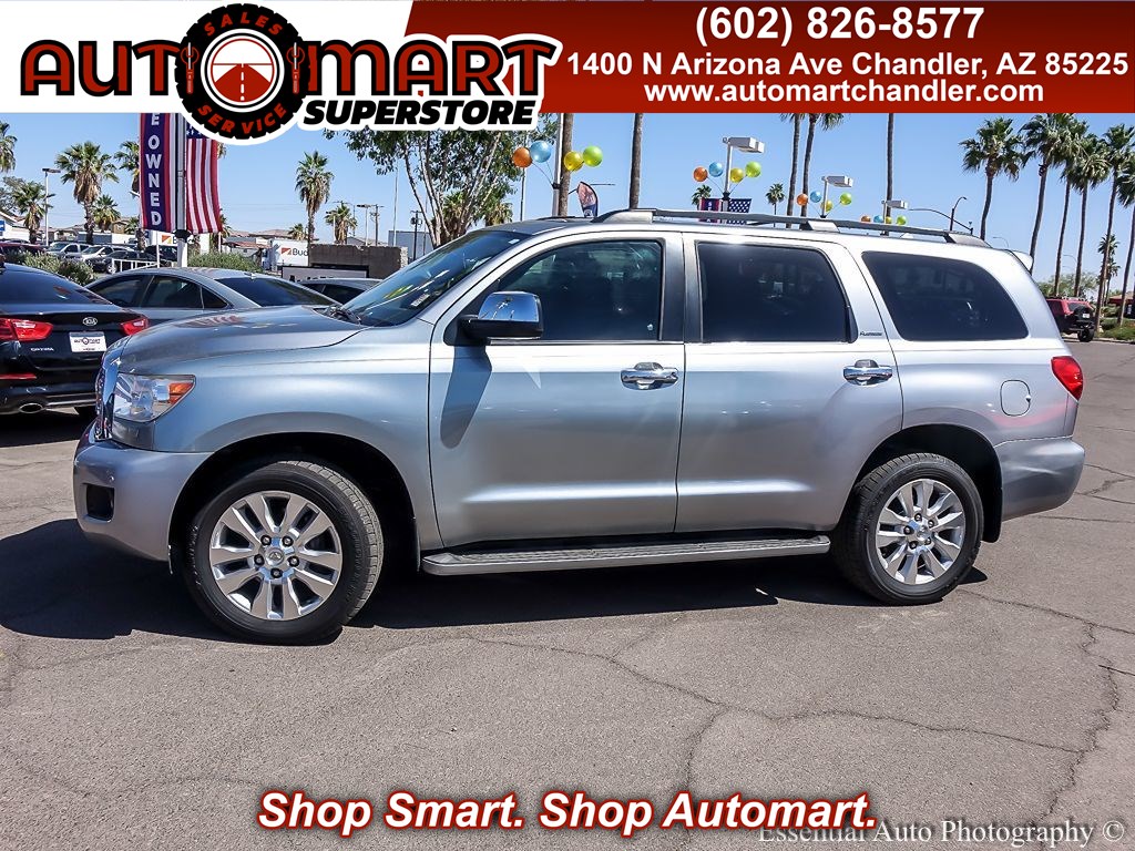 2010 Toyota Sequoia Platinum photo 2