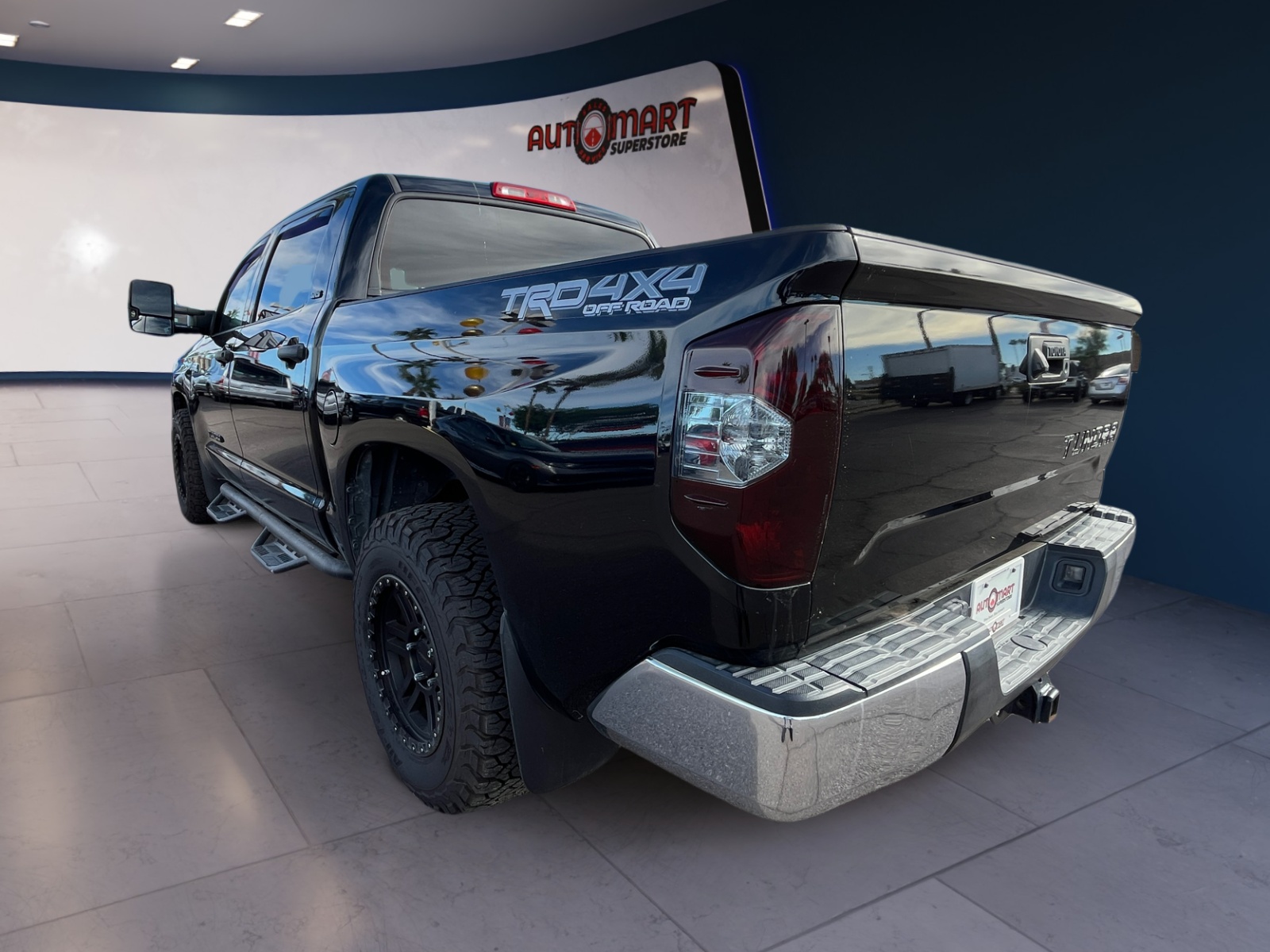 2018 Toyota Tundra SR5 photo 2