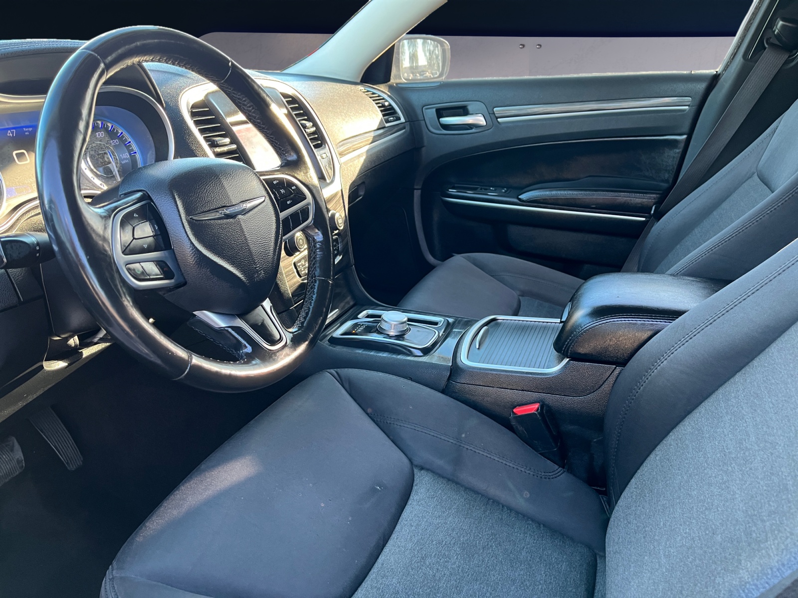 2021 Chrysler 300 Touring - Photo 9